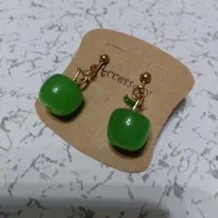 青リンゴイヤリング