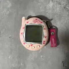 Tamagotchi 本体 ピンク ハート柄のサムネイル