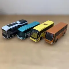 トミカ　バス4台セット