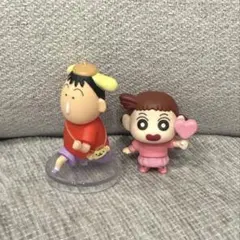 匿名配送 クレヨンしんちゃんフィギュア 2体セット
