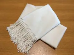 アイボリー フリンジ付きマフラー