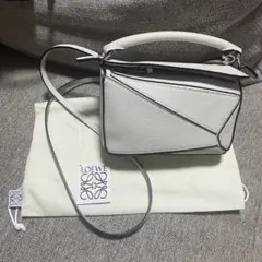極美品 1回のみ　LOEWE ロエベ　パズルバッグミニ　ホワイト　白　パズルミニのサムネイル