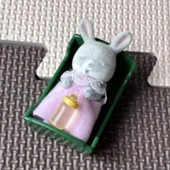 【お値下げ！】シルバニアファミリー わたウサギ 赤ちゃん ねんね ゆりかご
