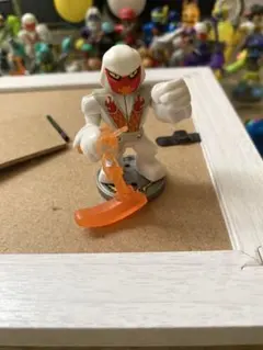 Akedo White Wraith アケド　ホワイトレイス　フィギュア