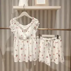 gelato piqueイチゴ柄 カップ付プルオーバー＆ショートパンツ ホワイト