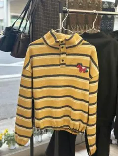 ストライプニットポロシャツ 馬の刺繍付き
