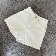 WEGO ホワイト デニム ショートパンツ Sサイズのサムネイル