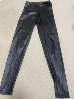 GYDA フェイクレザーレギンス