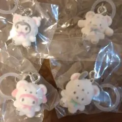 【匿名配送】サンリオ めじるしアクセサリー　ふわふわスノー　4個セット
