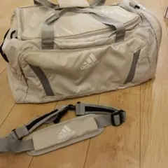 adidas ボストンバッグ グレー