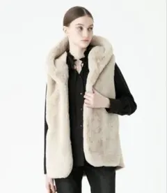 アルアバイル　ルルウィルビー フェイクファーフーディジレ