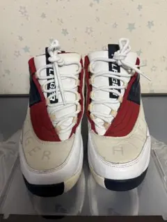 Item thumbnail for item 76c76453-53a8-4ad5-b36d-e337e9fcd8f9