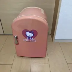 ハローキティ ミニ冷蔵庫 赤 - メルカリ