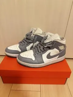 NIKE AIR JORDAN 1 MID グレー ホワイト