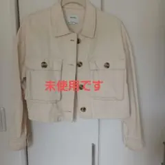 Bershka クリーム色 デニムクロップドジャケット Sのサムネイル