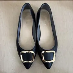 HIMIKO ブラック フラットシューズ ポインテッドトゥ