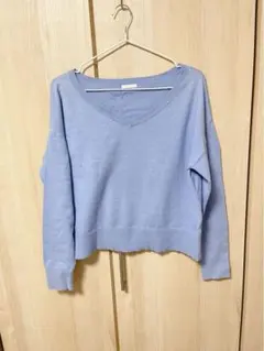 GU ライトブルー Vネック 長袖ニット