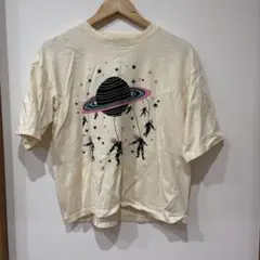 宇宙飛行士と土星のTシャツのサムネイル