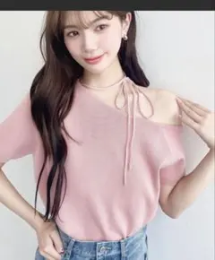 moment + オフショルダー ニット 半袖 ピンク Mサイズのサムネイル