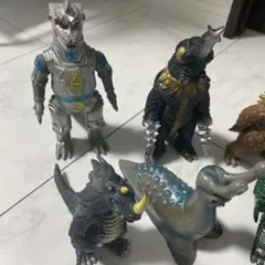 ウルトラマンシリーズ 怪獣フィギュア 18体セット - メルカリ