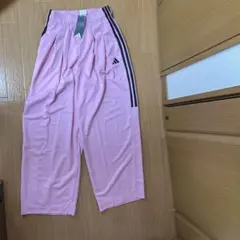adidas ピンク ジャージパンツ