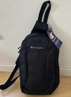 Champian 黒ボディバッグ