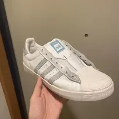 adidas × Krooked スーパースターコラボ スニーカー