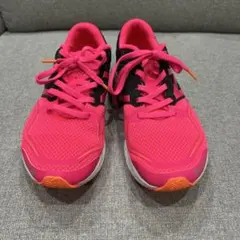 New Balance ランニングシューズ ピンク/黒　23.5cm