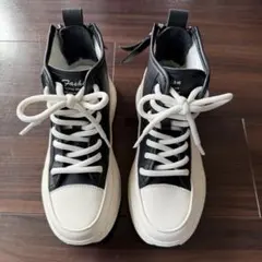 ハイカットスニーカー ブラック/ホワイト