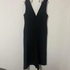 黒のVネックオールインワン（クラシカルエルフ）