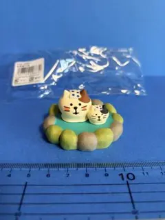 デコレコンコンブル　温泉親子猫