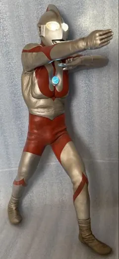 究極のウルトラマン(オレンジ) ハイグレードver(発光ギミック付き) ccpのサムネイル