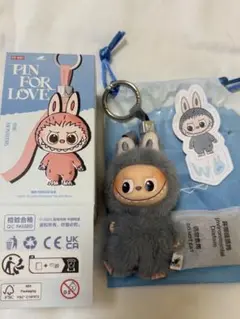 【正規品】ラブブ イニシャル pin for love「W」