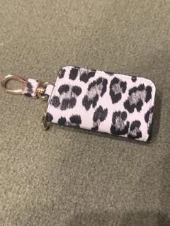 ヒョウ柄キーケース