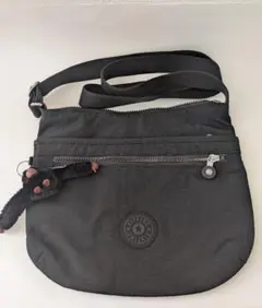 斜め掛けバッグ