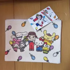 ペコ　サンリオキャラクターズ　コラボフラットポーチ