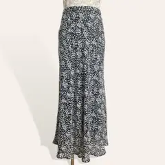 ❤️美品 ローリーズファーム モノトーン フラワー柄 マキシフレアスカート Ｆ
