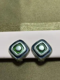 Item thumbnail for item a83cb609-c4f5-4176-96d9-44948dc79c2e