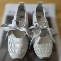 Emma Francis レースアップバレースニーカー