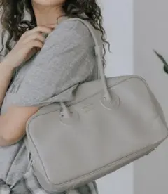 グレー レザー風 ハンドバッグ 中型　2026新作