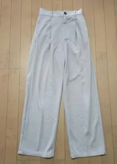 スウェードライクセンタープレス柔らかストレートパンツ