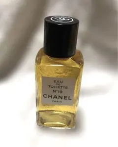 ＊美品　CHANEL シャネル N°19オードトワレ60ml