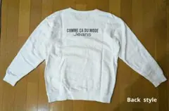 コムサデモードジーンズ　バックロゴプリントトレーナー　ホワイト