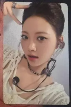 LESSERAFIM ウンチェ Spaghetti everlineトレカ A