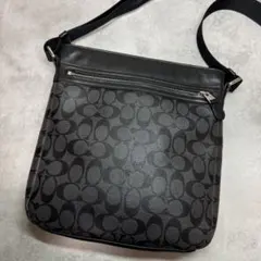 美品 コーチ ショルダーバッグ クロスボディ 斜め掛け ボディバッグ メンズ
