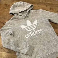 adidas グレー フード付きパーカー　150