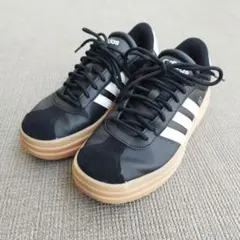 adidas スニーカー 　23.0cmのサムネイル