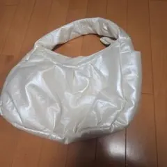 アイボリー 合成皮革 ショルダーバッグ