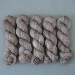 手染め毛糸〈霞み〉100g 400m fingering 中細