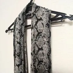 ヘビ柄デザイン ファッションアクセサリー ブラック×ホワイト